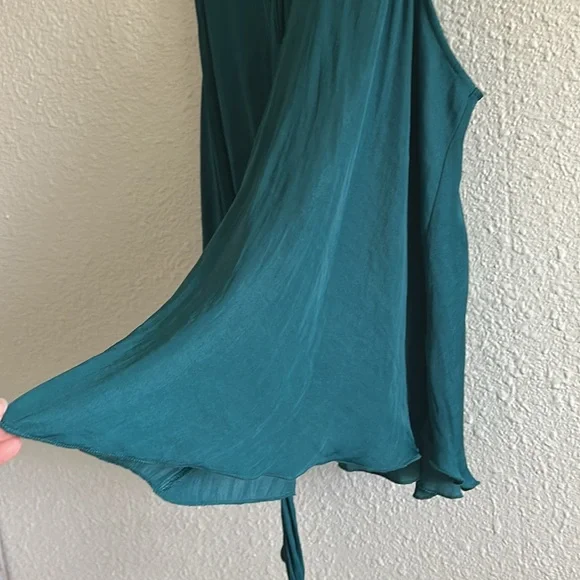 Emerald Green Silky Tie Blouse - Picture 5 of 11